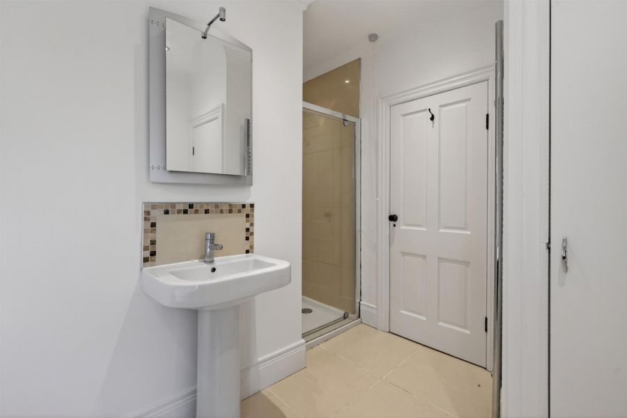 9 Finaghy Park North
