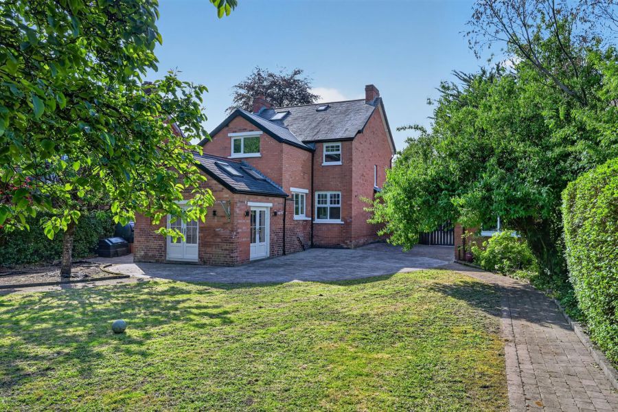 9 Finaghy Park North