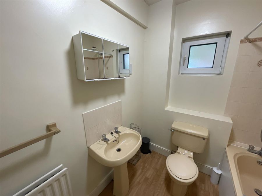 Apt 4 Holyrood Manor