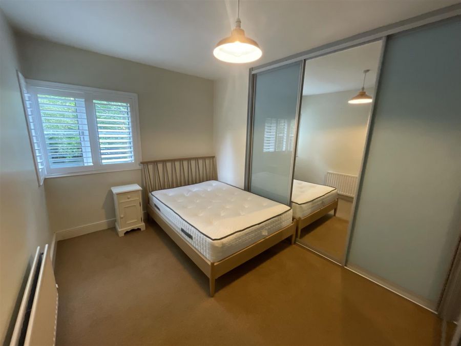 Apt 4 Holyrood Manor