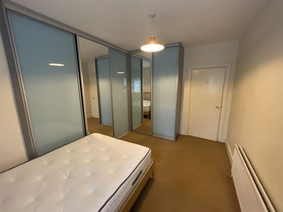 Apt 4 Holyrood Manor