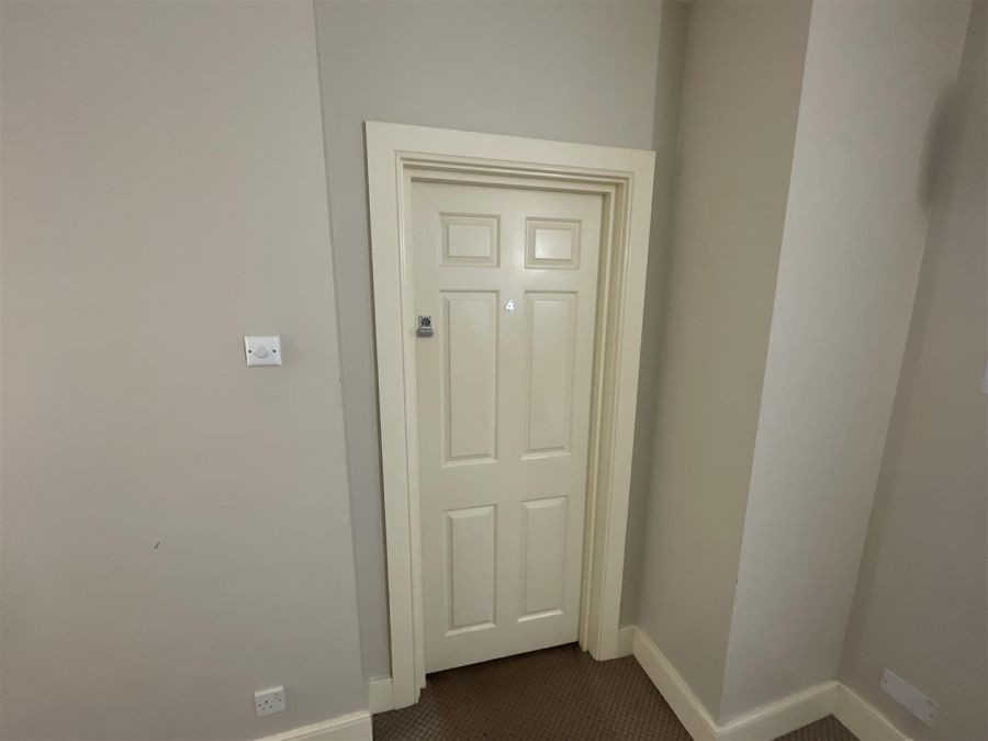 Apt 4 Holyrood Manor