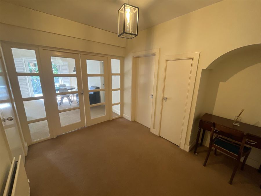 Apt 4 Holyrood Manor