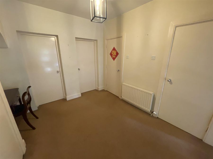 Apt 4 Holyrood Manor