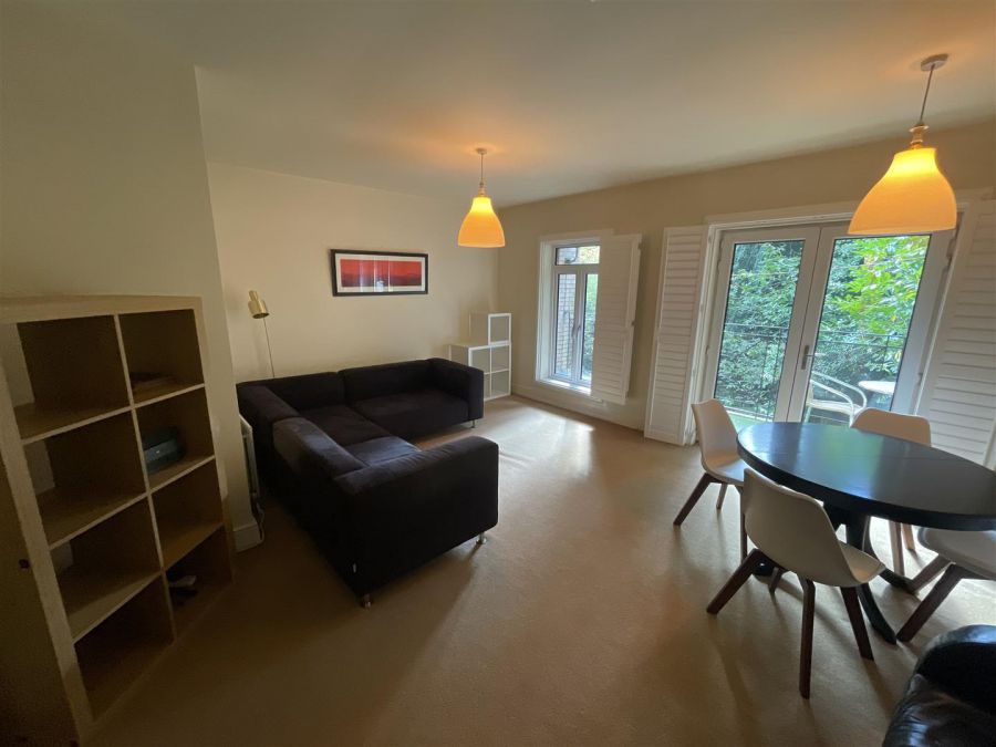 Apt 4 Holyrood Manor