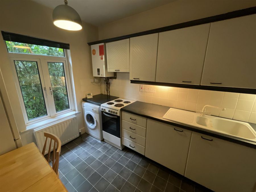 Apt 4 Holyrood Manor