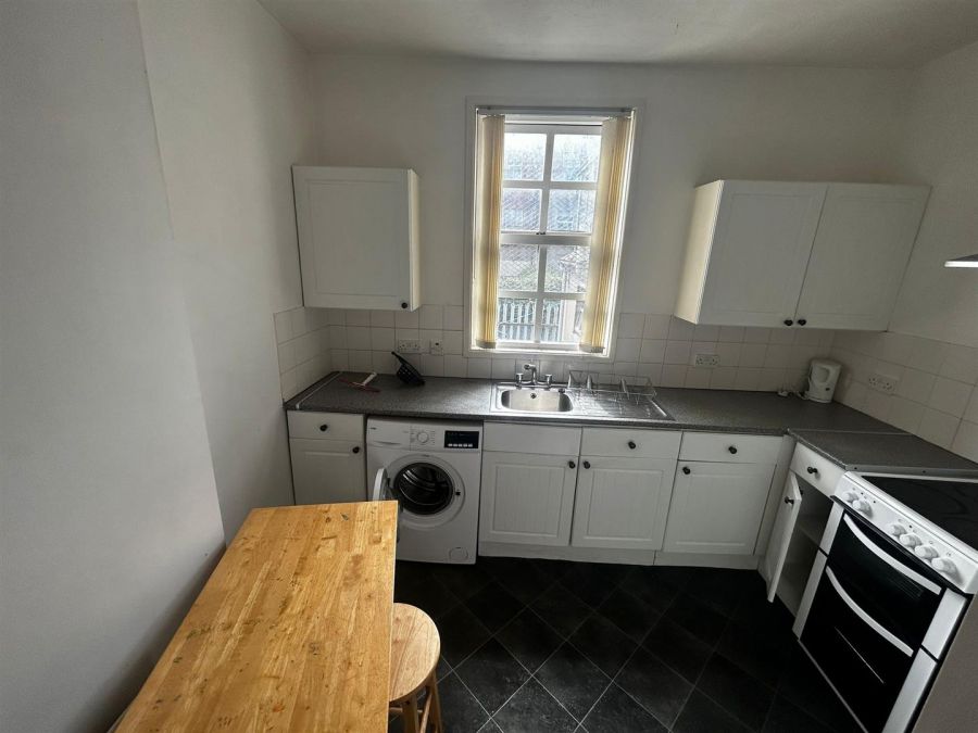 Flat 2, 102 Wellesley Avenue