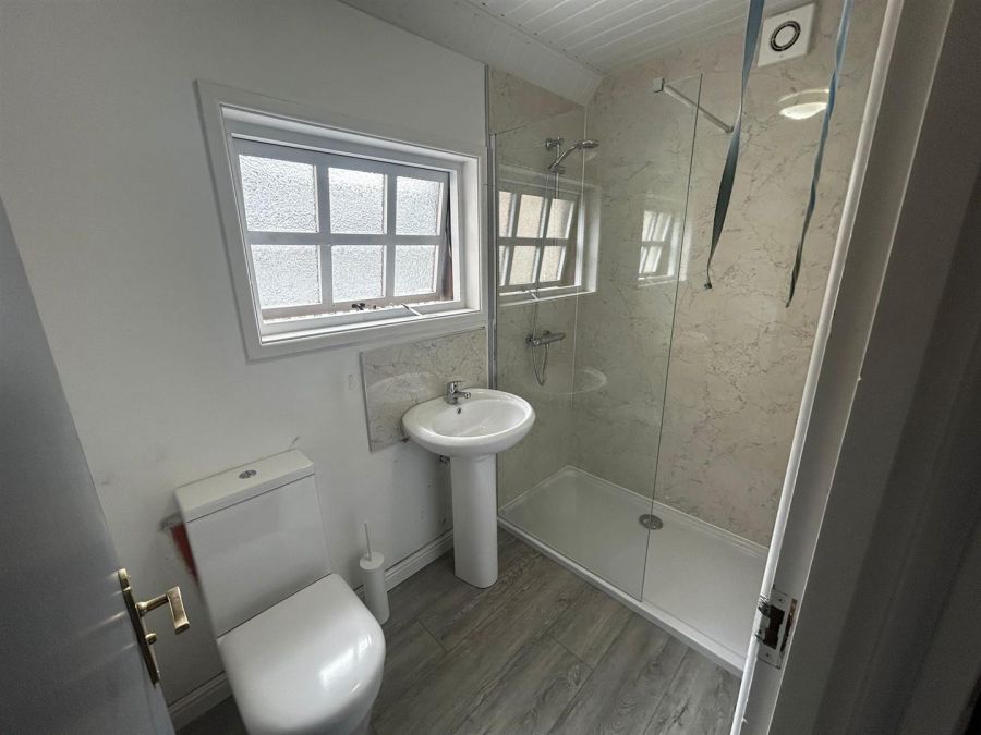 Flat 2, 102 Wellesley Avenue