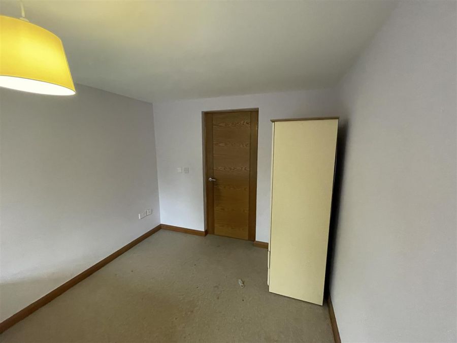 Apt 5, 230 Malone Road