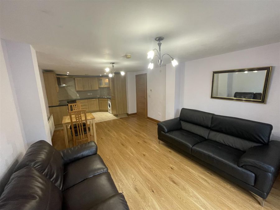 Apt 5, 230 Malone Road