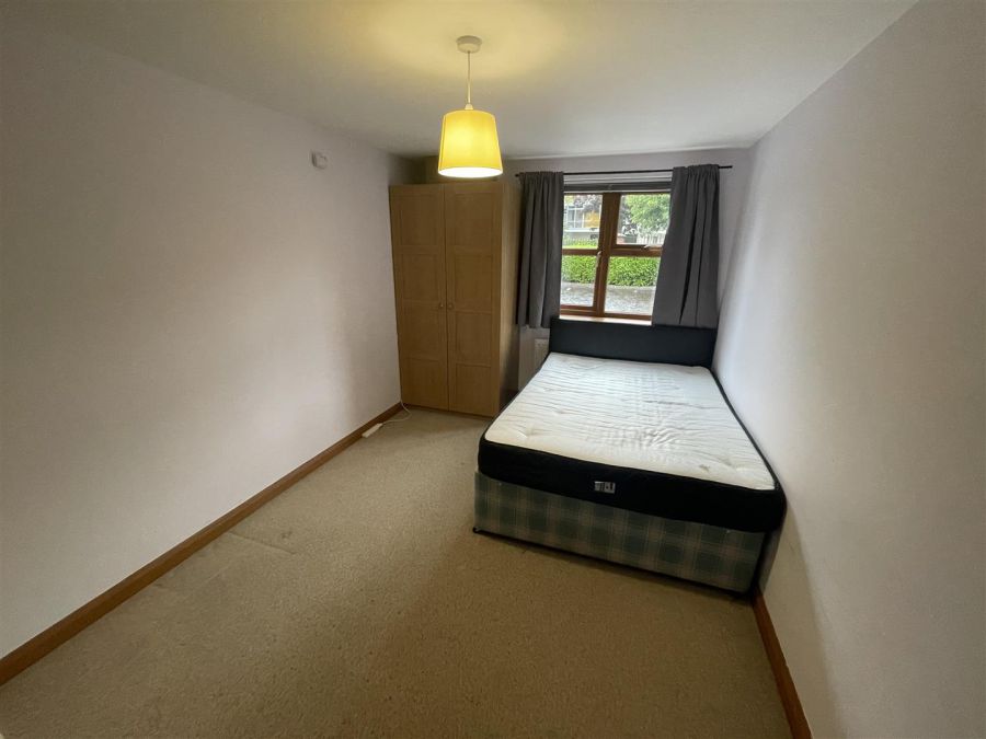 Apt 5, 230 Malone Road