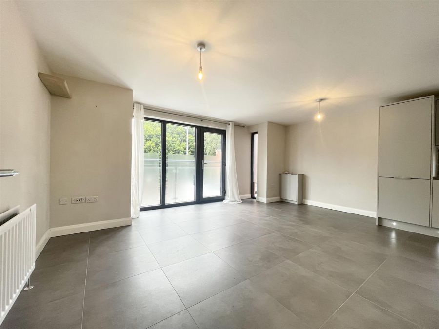 Apt 3, 1A Utility Street