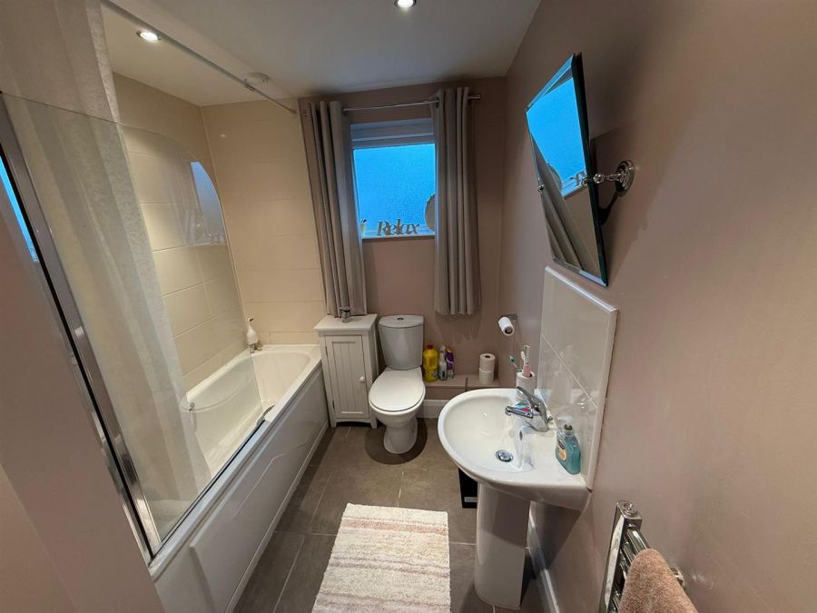 Apt 1 Woodlands Manor, Stockmans Way