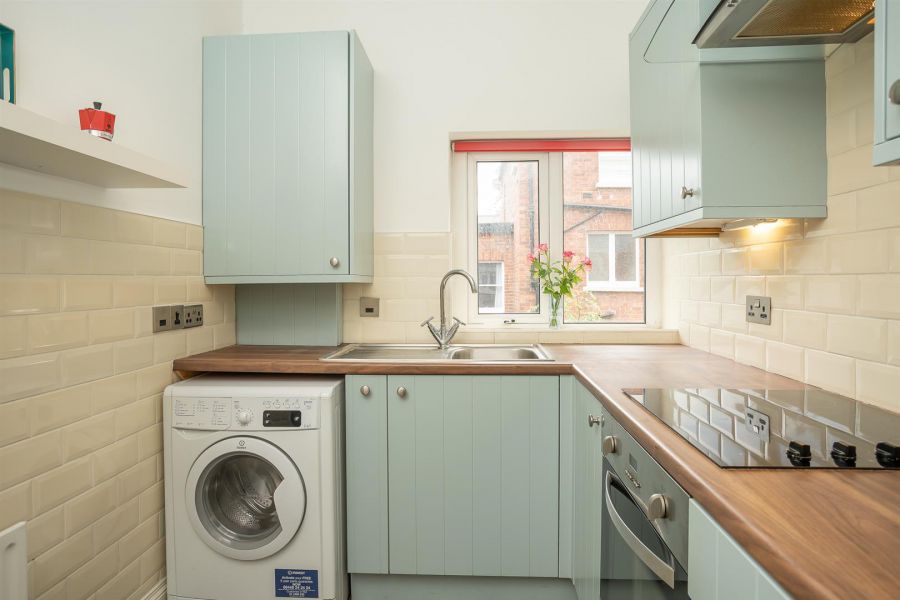 Apt 5, 16 Derryvolgie Avenue