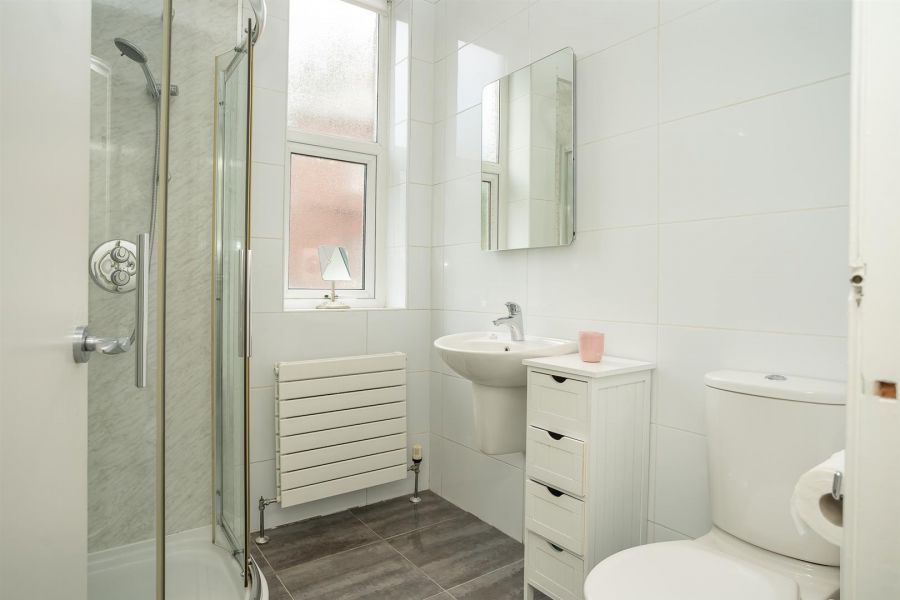 Apt 5, 16 Derryvolgie Avenue