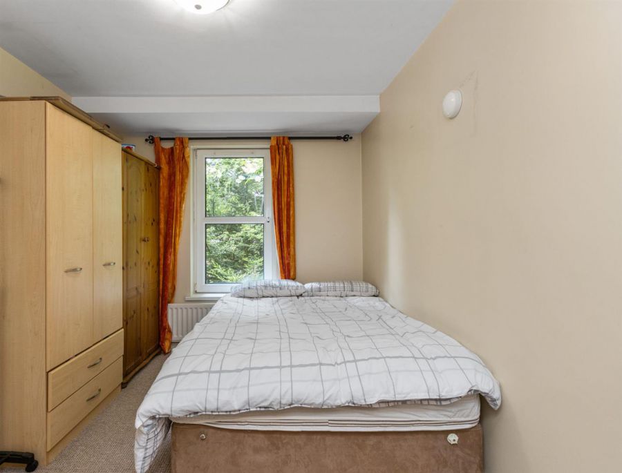 Apt 6, 48 Marlborough Park South