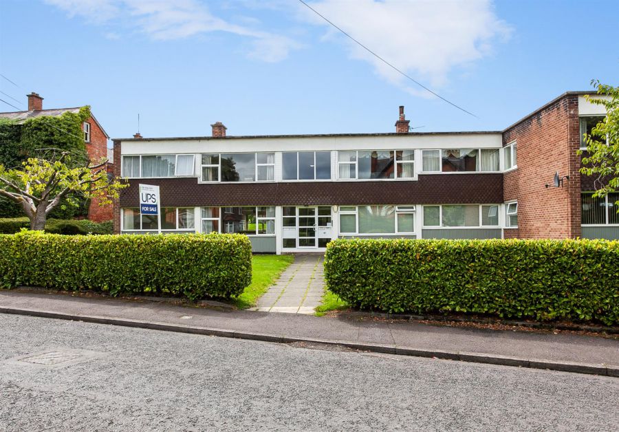 Apt 1 107 Marlborough Park South