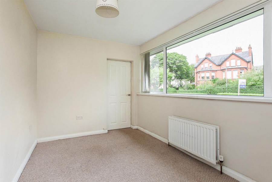Apt 1 107 Marlborough Park South