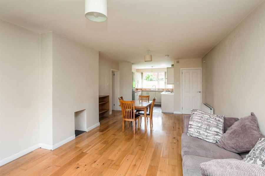 Apt 1 107 Marlborough Park South