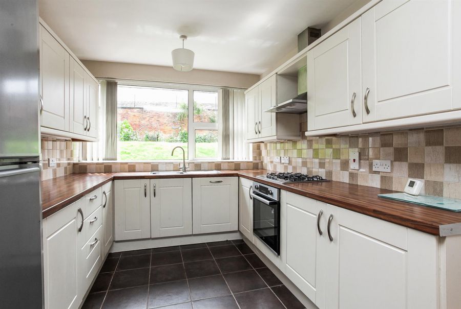 Apt 1 107 Marlborough Park South