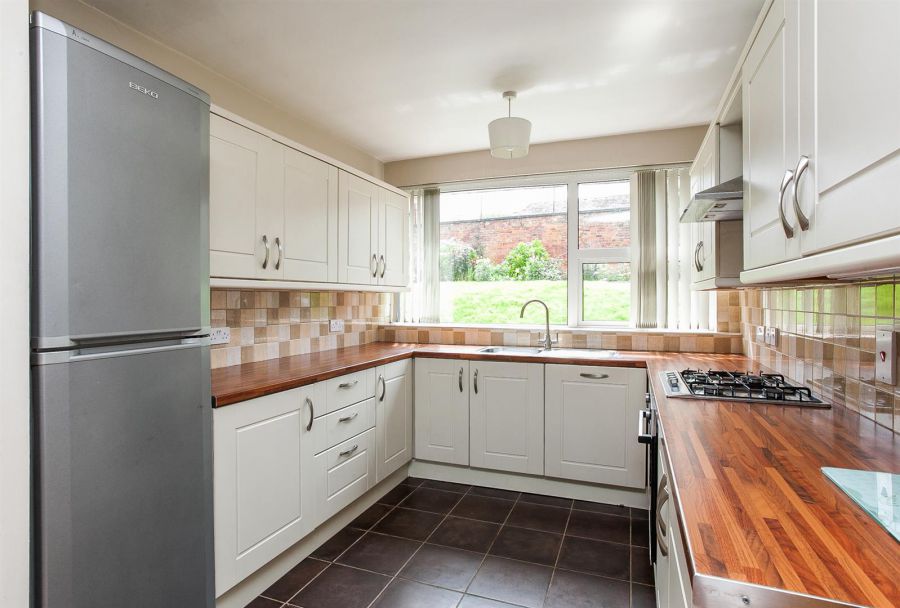 Apt 1 107 Marlborough Park South