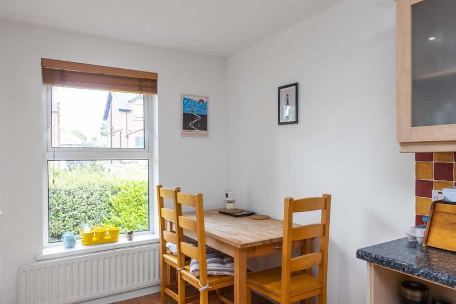 Apt 6, 48 Marlborough Park South