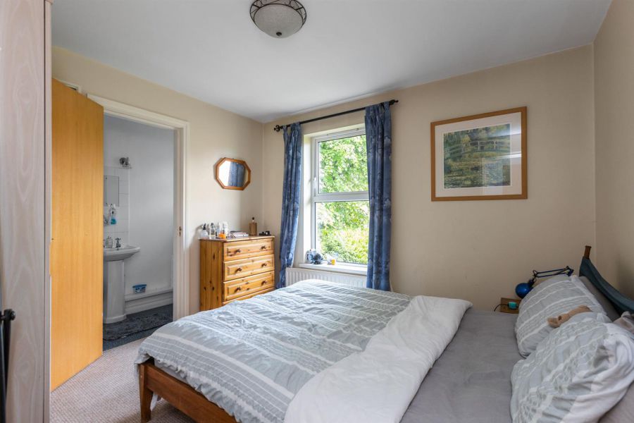 Apt 6, 48 Marlborough Park South