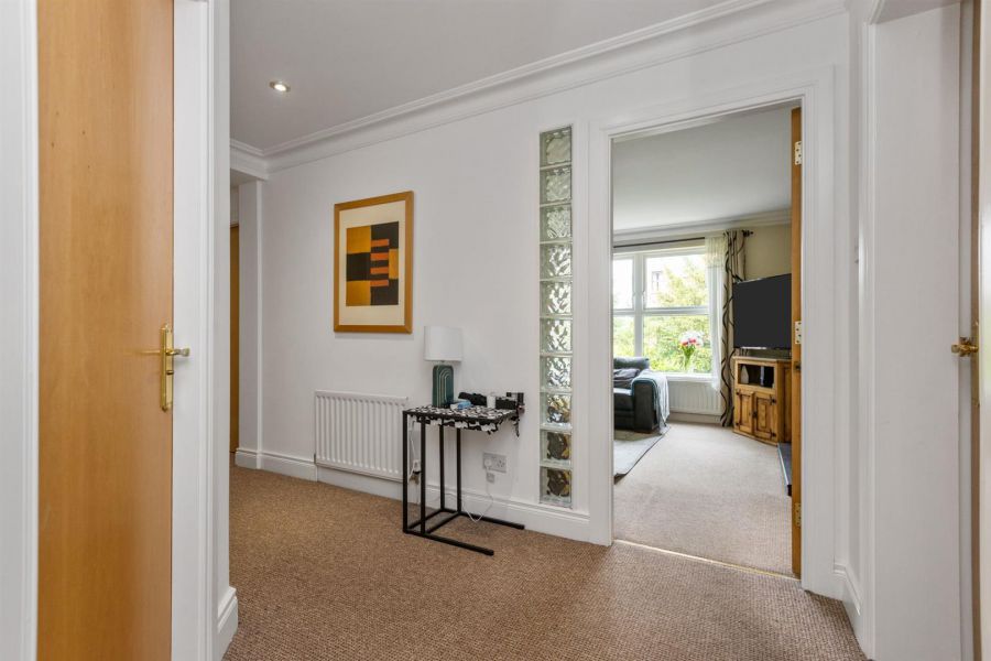 Apt 6, 48 Marlborough Park South