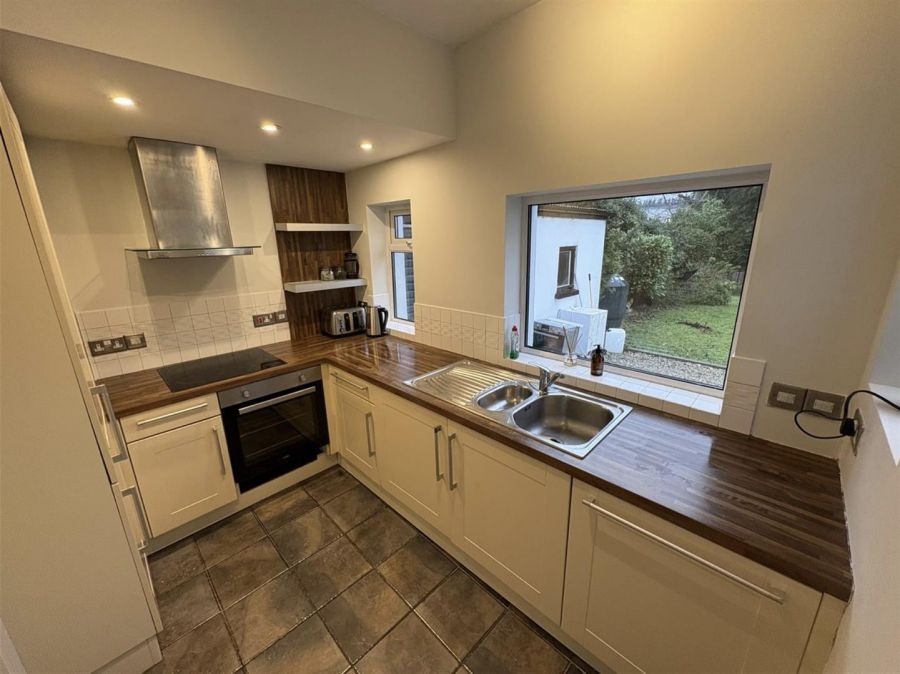 75 Upper Lisburn Road