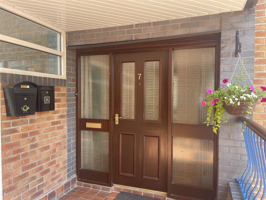Apt 7 Glenburn Ford