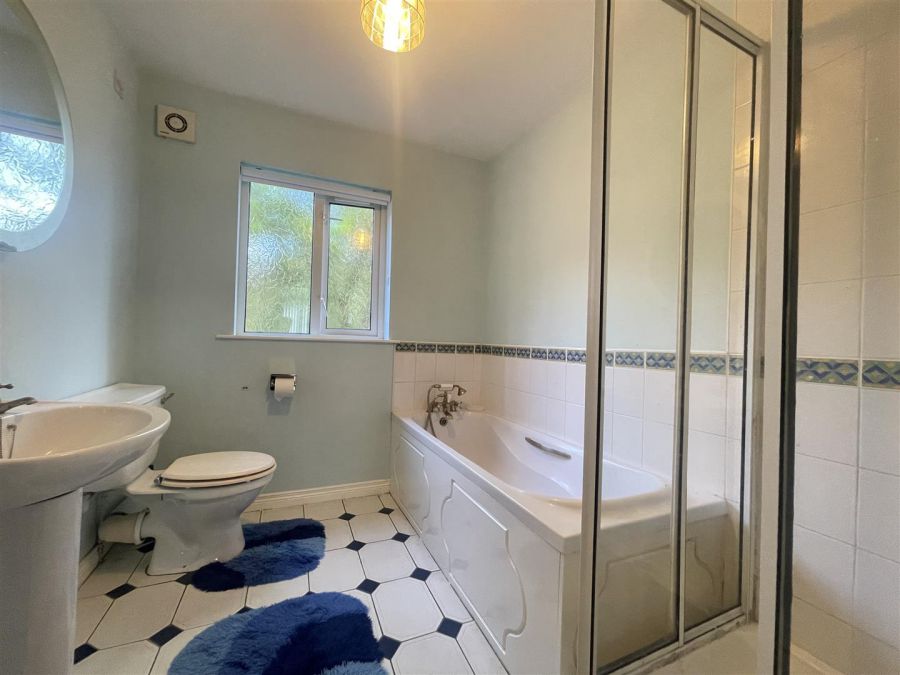 Apt 7 Glenburn Ford