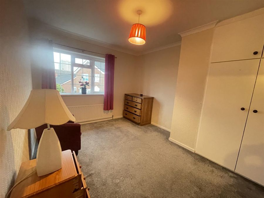 4 Locksley Grange