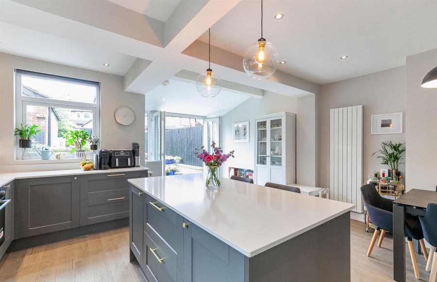 14 Cricklewood Crescent