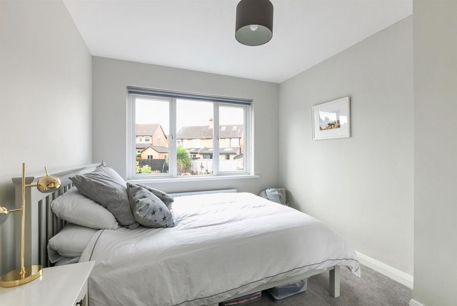 14 Cricklewood Crescent