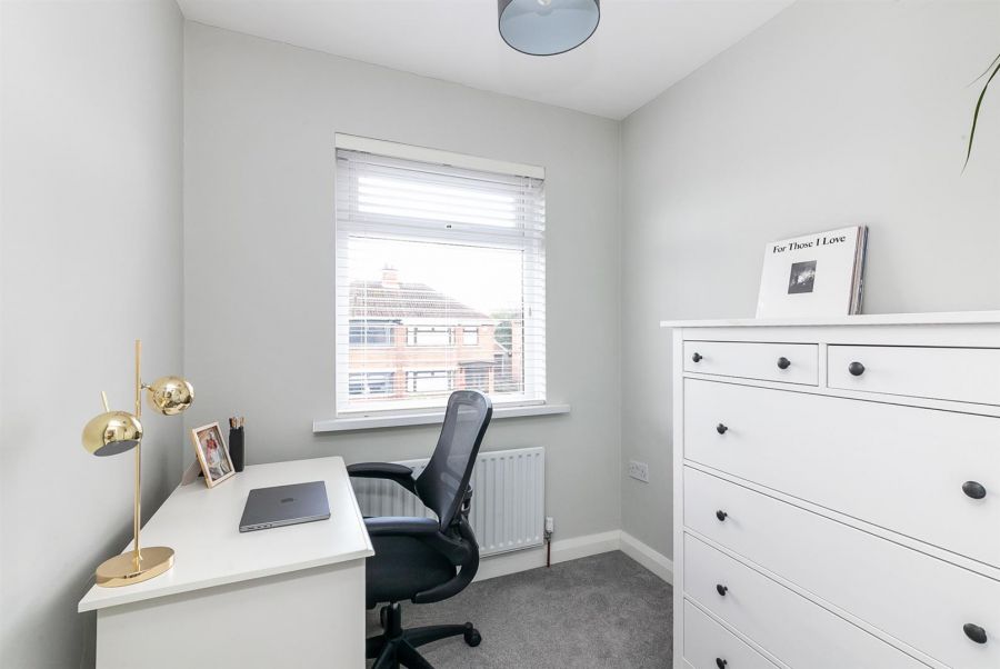 14 Cricklewood Crescent