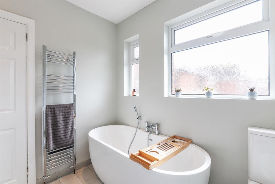 14 Cricklewood Crescent