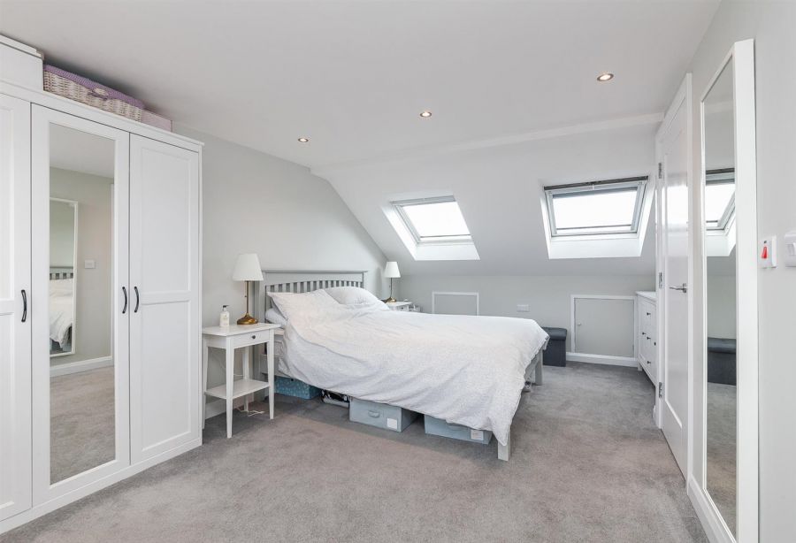 14 Cricklewood Crescent