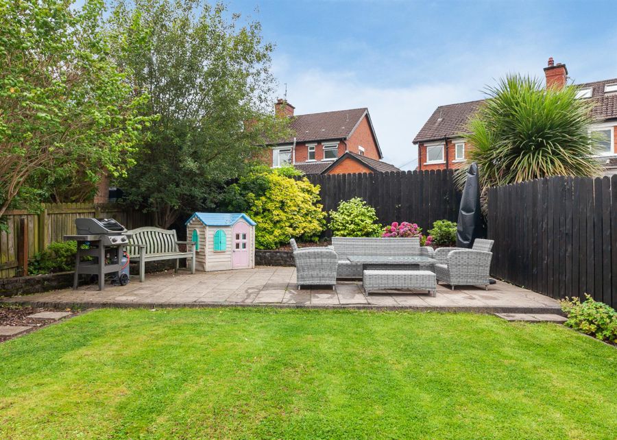 14 Cricklewood Crescent