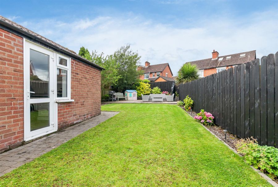 14 Cricklewood Crescent