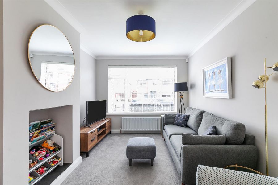 14 Cricklewood Crescent