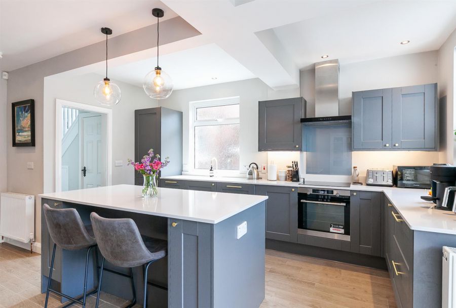 14 Cricklewood Crescent