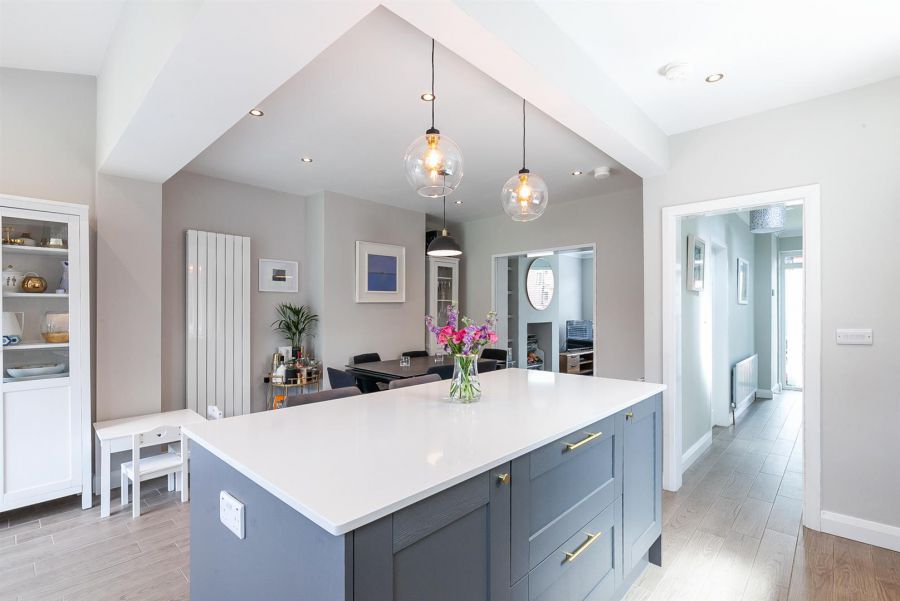 14 Cricklewood Crescent