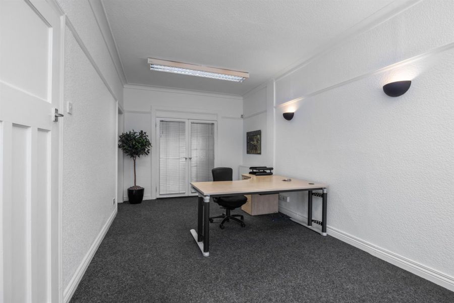 77 Upper Lisburn Road