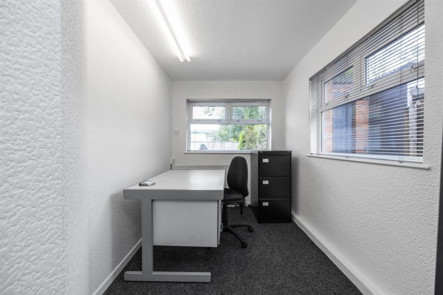 77 Upper Lisburn Road