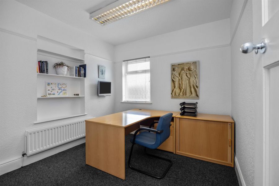 77 Upper Lisburn Road