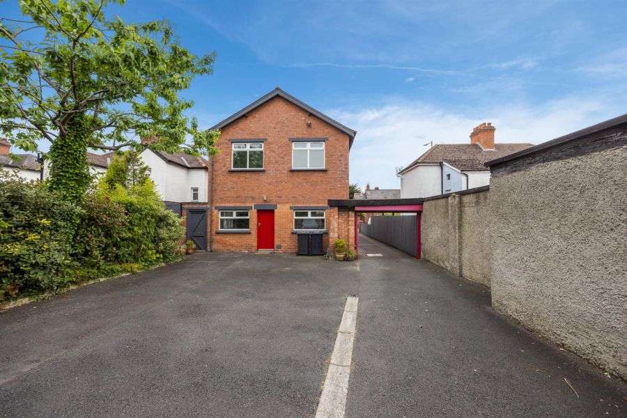 77 Upper Lisburn Road