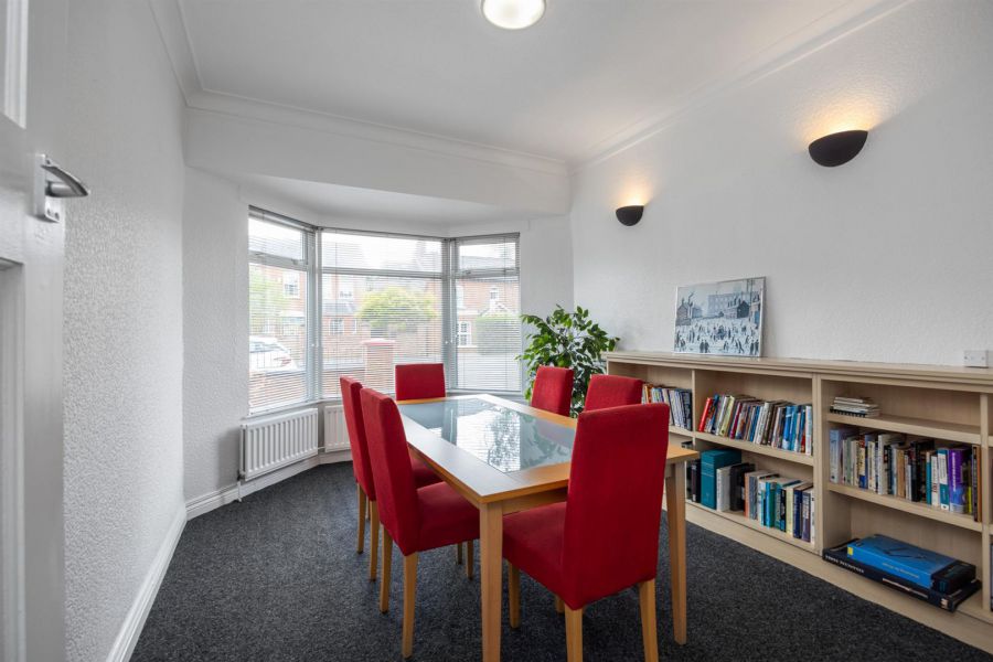 77 Upper Lisburn Road