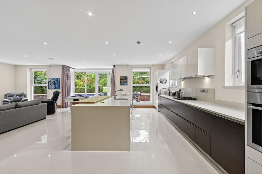 43 Bristow Park
