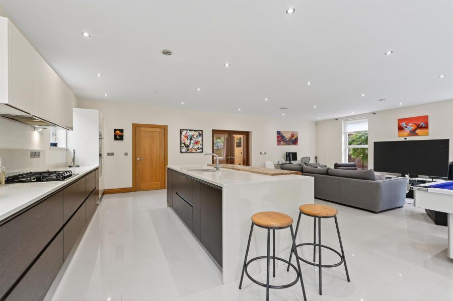 43 Bristow Park