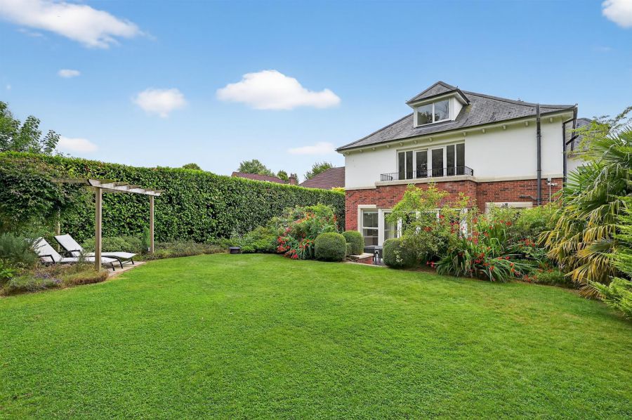 43 Bristow Park